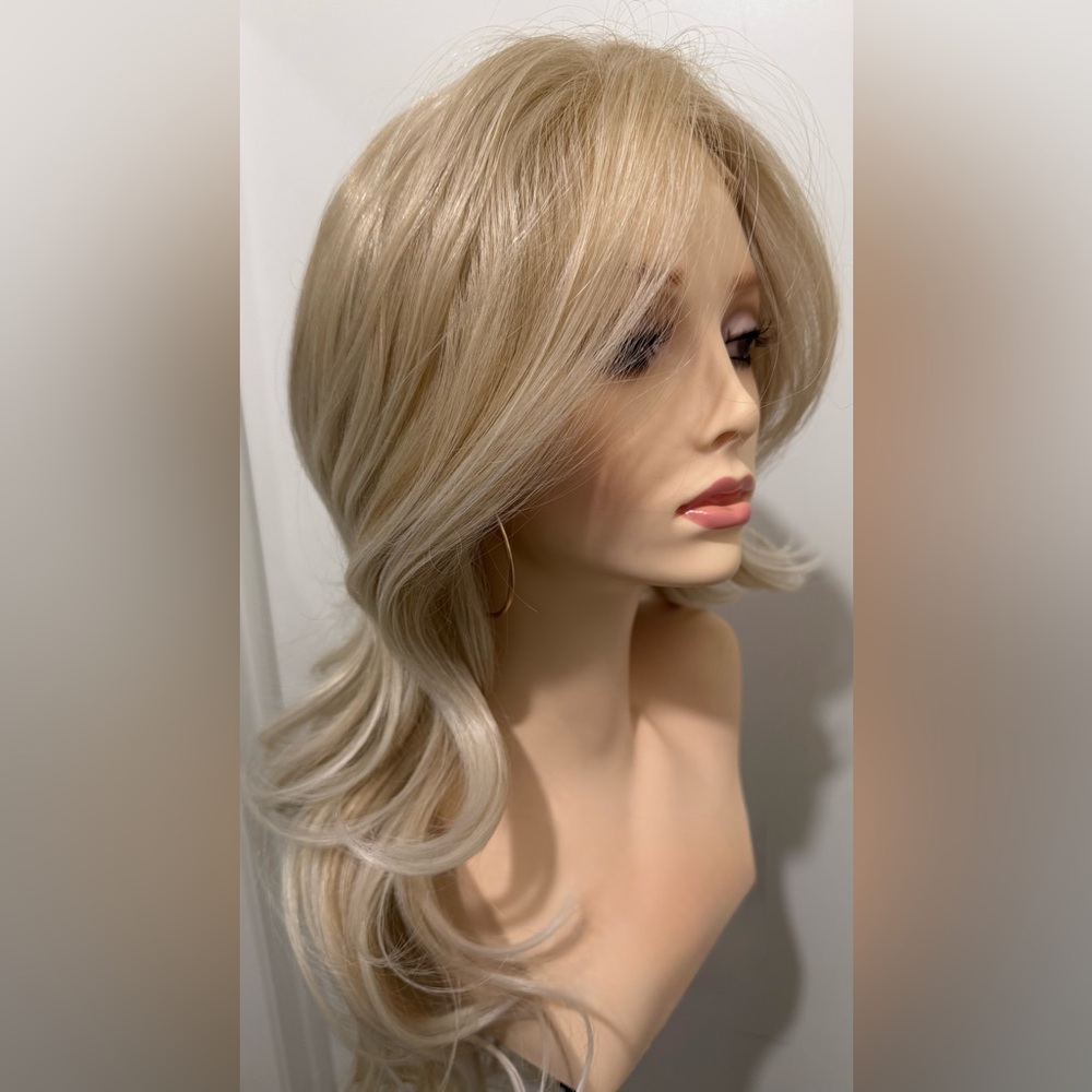 Layered Long Synthetic Wig in Light Blonde with Soft Waves